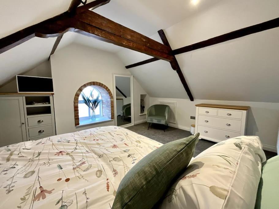 Apt D In Old Grade 2 Converted Farmhouse Market Weighton Exterior foto
